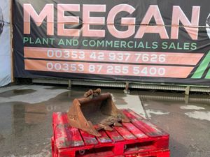 24" MINI DIGGER BUCKET......30mm PINS....127 - Image 2
