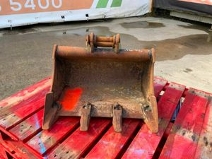 24" MINI DIGGER BUCKET......30mm PINS....127 - Image 3