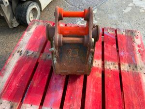 12" MINI DIGGER BUCKET......30mm PINS......128 - Image 2