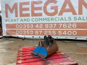 18" MINI DIGGER BUCKET....30mm PINS....1227/3. - Image 4