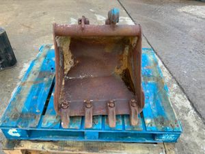 24" GEITH DIGGING BUCKET....30mm PINS...REPAIRS. - Image 3