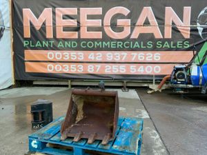 24" GEITH DIGGING BUCKET....30mm PINS...REPAIRS. - Image 4