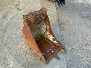 18" DIGGING BUCKET.......45mm PINS....1201. - Image 4