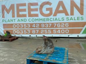 12" TAKEUCHI BUCKET....35mm PINS.......8 - Image 3