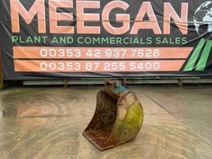 24" DIGGING BUCKET......45mm PINS.....502. - Image 2