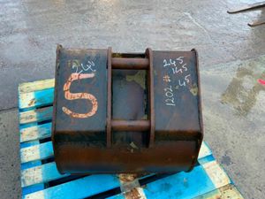 24" SCOOP BUCKET.......45mm PINS.....1202/24 - Image 2