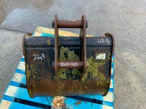 24" CPH  DIGGER BUCKET....45mm PINS.......24CPH. - Image 2