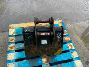 18" KEEN MINI DIGGER BUCKET....30mm PINS...1818.. - Image 4