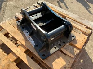 HAMMER / BREAKER CRADLE....65mm PINS...3145.. - Image 4