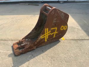 18" VOLVO SCOOP BUCKET...70mm PINS.....#7OD. - Image 4