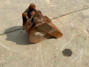 12" MINI DIGGER BUCKET.......30mm PINS.....1220/3 - Image 4