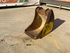 18" SCOOP BUCKET.....60mm PINS.......1721 - Image 2