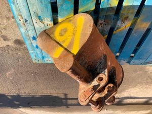 24" MINI DIGGER BUCKET.....30mm PINS......16MH - Image 3