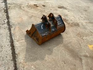 18" RHINOX DIGGER BUCKET....25mm PINS...442/18. - Image 4