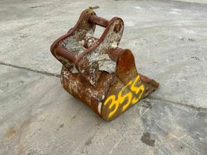 18" DIGGING BUCKET.......45mm PINS.....355. - Image 3