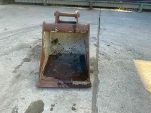 24" DIGGING BUCKET...4/6 TONNE......45mm....352 - Image 3