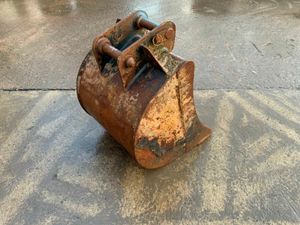 *** 24" DIGGING BUCKET.....45mm PINS......1155 - Image 2