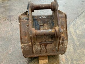 24" STRICKLAND DIGGER BUCKET....60MM......#4582 - Image 3