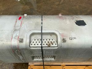*** VOLVO ALUMINIUM DIESEL TANK...700 LTR. - Image 2