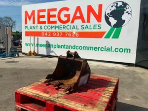 18" JCB DIGGING BUCKET.......30mm PINS........624- - Image 2