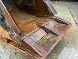 30" EUROFAB BUCKET........65mm PINS.............14 - Image 4