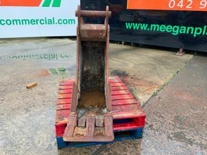 18" EUROFAB BUCKET...65mm PINS........0337. - Image 2