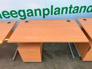 Office desk and draws - Image 4