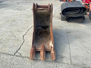 24" MILLAR SCOOP BUCKET...80mm PINS......150. - Image 4