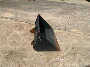 900mm COMPACT LOADER FRONT BUCKET.......601. - Image 4