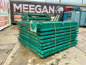 GALVANISED SECURITY FENCING & POSTS.......4256.. - Image 3