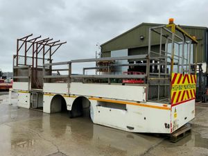 30ft LIGHTWEIGHT FLAT BED / PLANT BODY. - Image 3