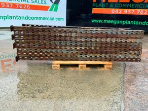 NARROW GAUGE PALLET RACKING.....TYRE RACK. - Image 3
