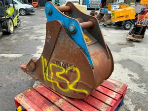 24" EUROFAB BUCKET........65mm PINS......1432. - Image 3