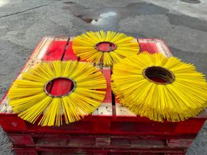 UNUSED ROAD BRUSH REPLACEMENT SEGMENTS. - Image 4