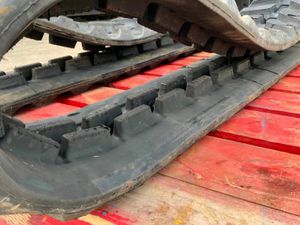 UNUSED 230 x 96 x 32 RUBBER TRACKS........3439. - Image 3