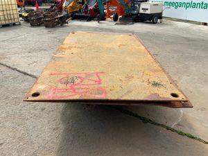 STEEL ROAD CROSSING PLATES / TRENCH COVERS. - Image 3