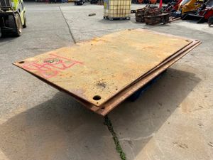 STEEL ROAD CROSSING PLATES / TRENCH COVERS. - Image 4
