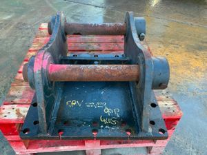 HAMMER / BREAKER CRADLE........80mm PINS......391. - Image 3