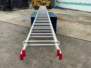 UNUSED 35ft ALUMINIUM EXTENSION LADDER....4831. - Image 2