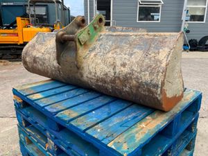 60" STRICKLAND GRADING BUCKET...45mm PINS..689-2 - Image 4