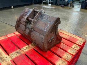 24" MINI DIGGER BUCKET......30mm PINS.......C04. - Image 3