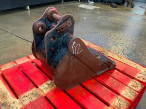 18" DIGGING BUCKET.......35mm PINS......112. - Image 4