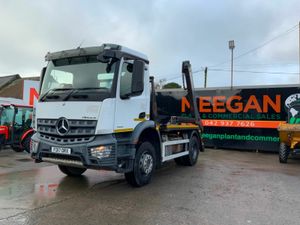 Mercedes-Benz Arocs 1824 CHAIN LIFT SKIP LOADER... - Image 3