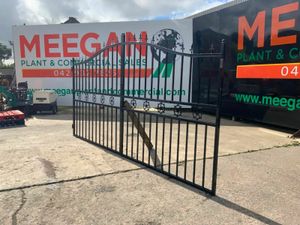 14ft DECORATIVE ENTRANCE GATES.......440. - Image 2