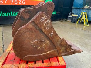 24"  STRICKLAND BUCKET....65mm PINS........304f. - Image 2