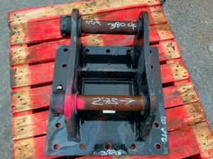 HAMMER / BREAKER CRADLE.....65mm PINS.....389f. - Image 4