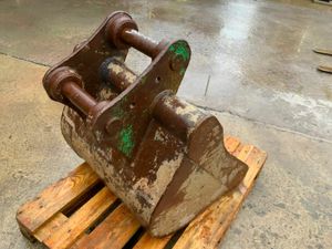 30"  DIGGING BUCKET....60mm PINS.......... - Image 3