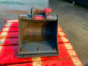 18" STRICKLAND BUCKET.....30mm PINS......253f. - Image 4