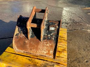 24" DIGGING BUCKET...45mm PINS......251. - Image 4