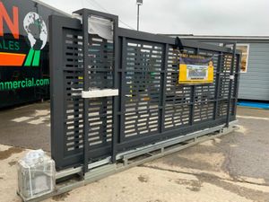 16ft x 6ft ELECTRIC SLIDING ENTRANCE GATE...3998. - Image 2